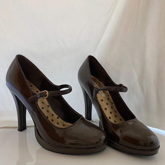 Espresso Brown Patent Leather Heels - Picture 2 of 5